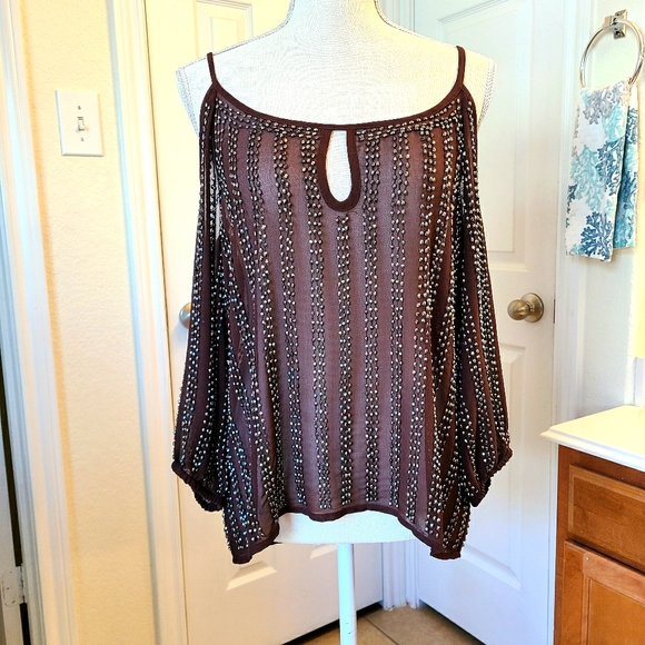 BKE Boutique beaded cold shoulder - Picture 2 of 9